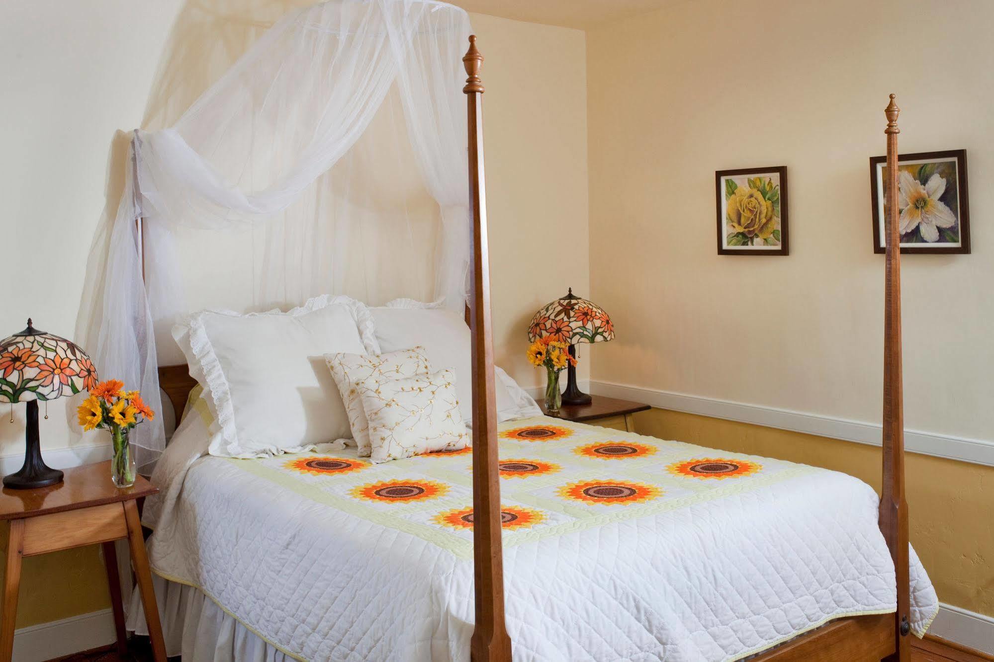 Historic Smithton Inn Ephrata Buitenkant foto
