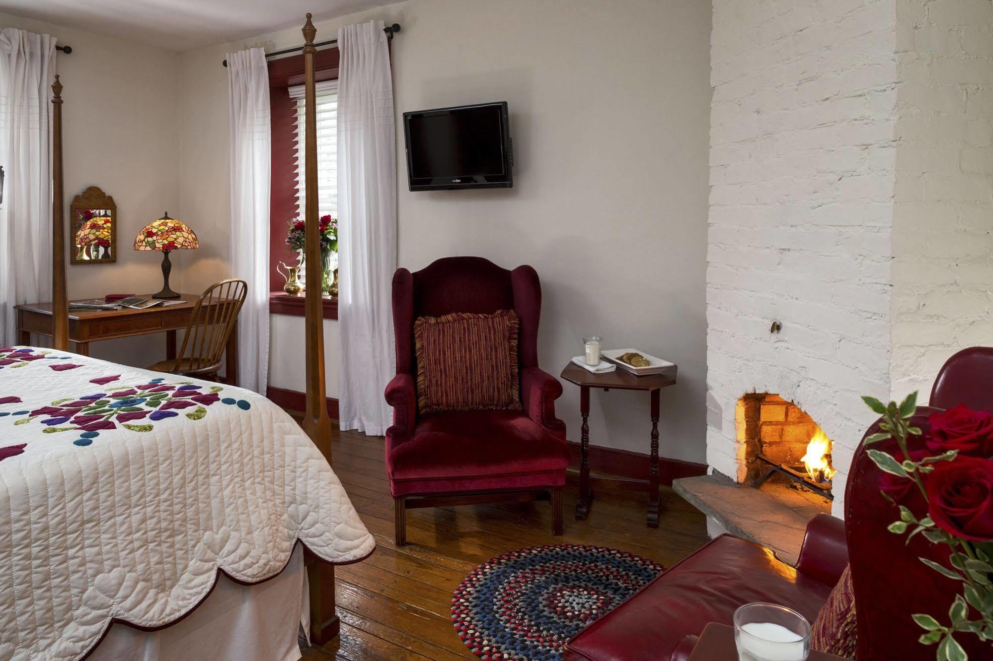 Historic Smithton Inn Ephrata Buitenkant foto