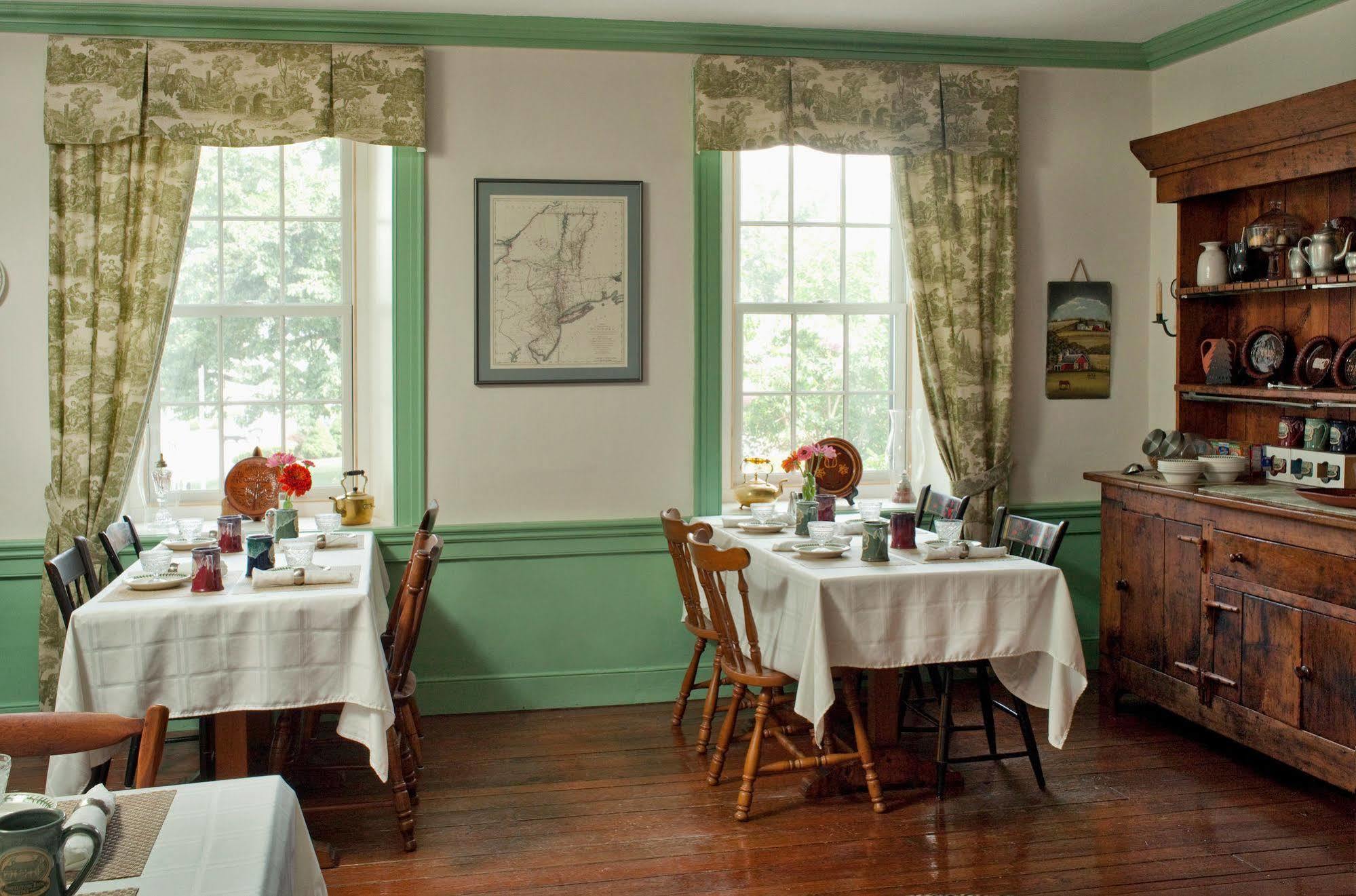 Historic Smithton Inn Ephrata Buitenkant foto